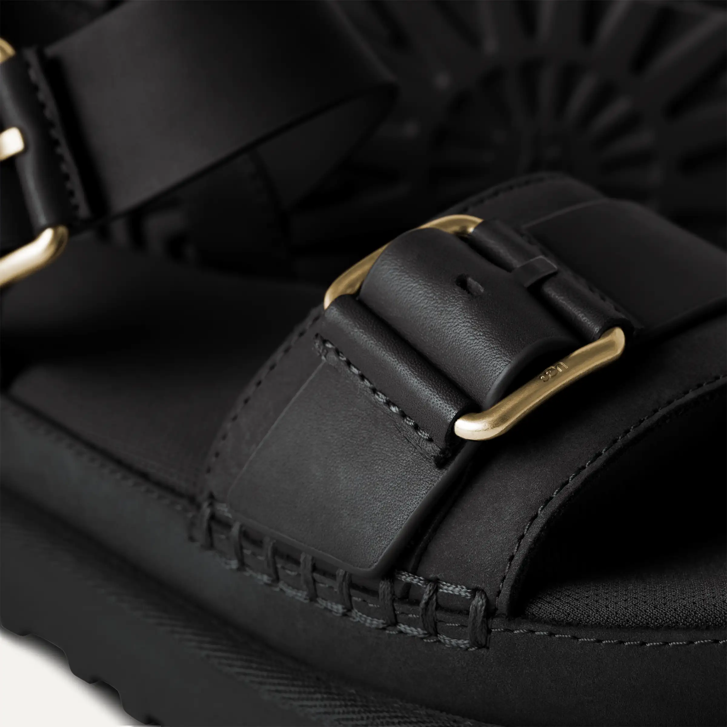 UGG 1167392 Sandaal Goldenstar Villa Black