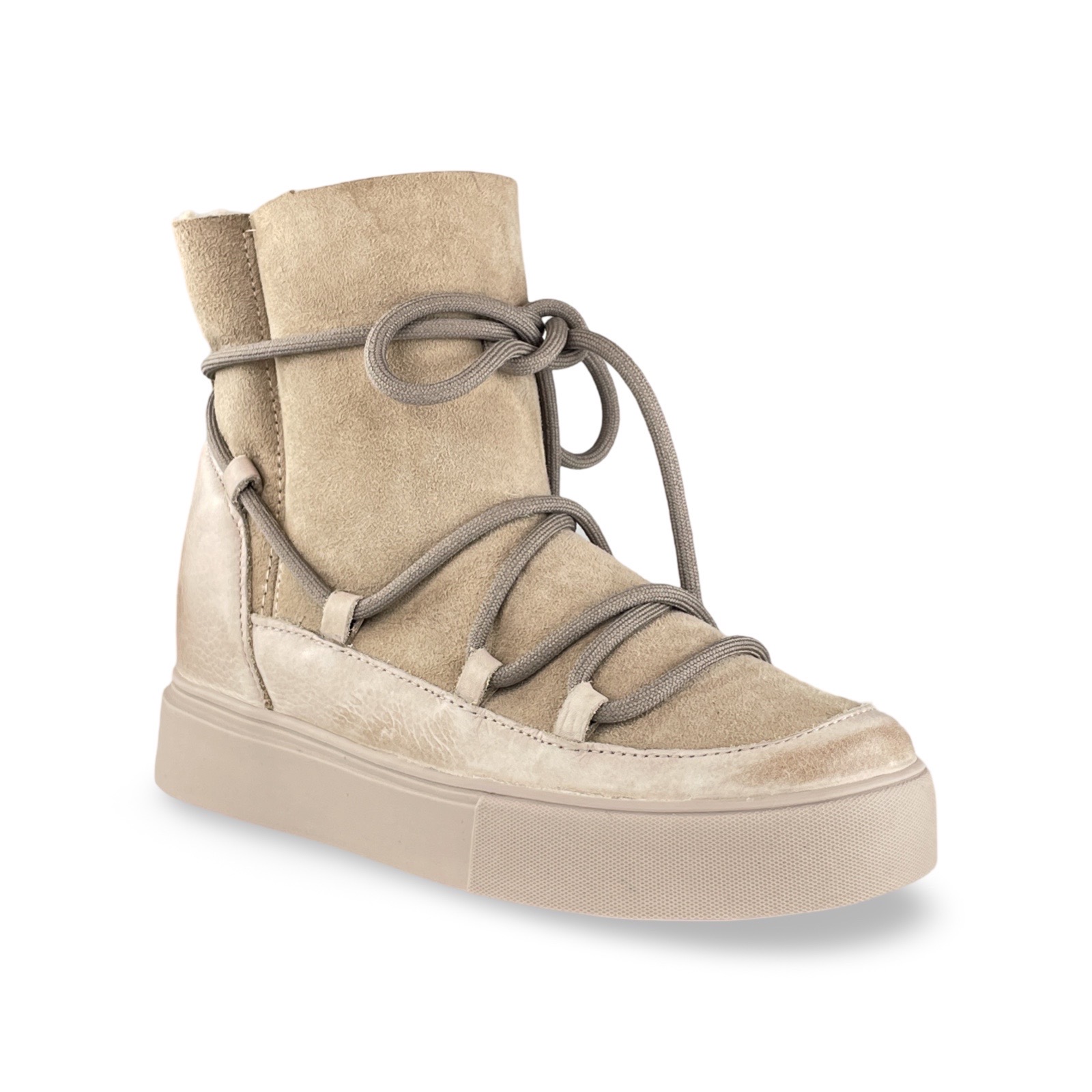 Blackstone CL216 Boot Sermeq Uki Nude