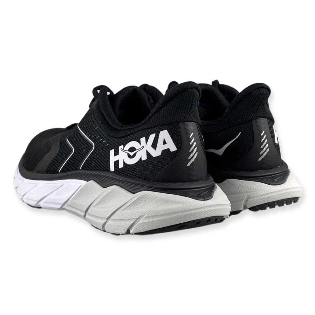 Hoka One One W arahi 5