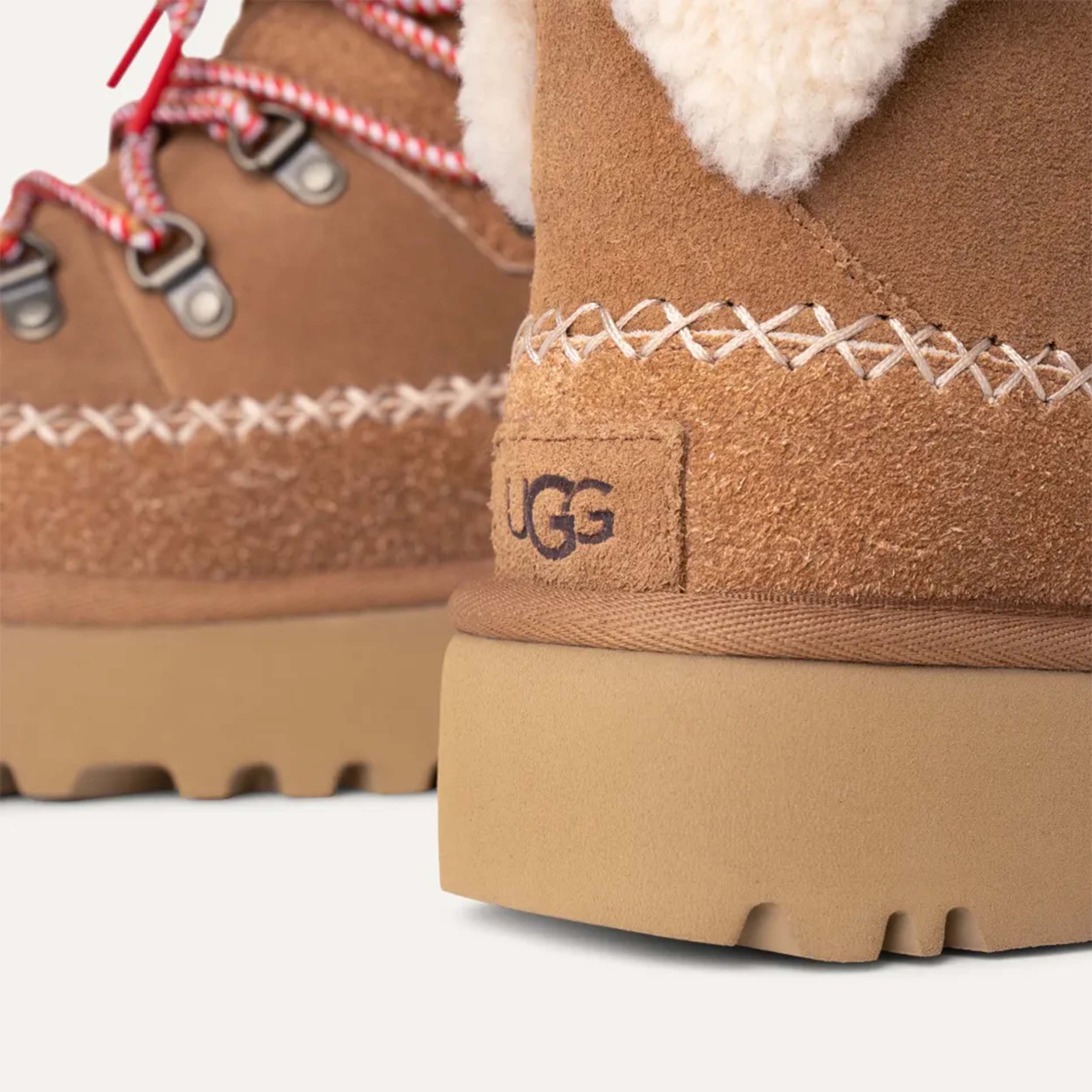 UGG 1158271 Boot Classic Alpine Lace-Up Chestnut