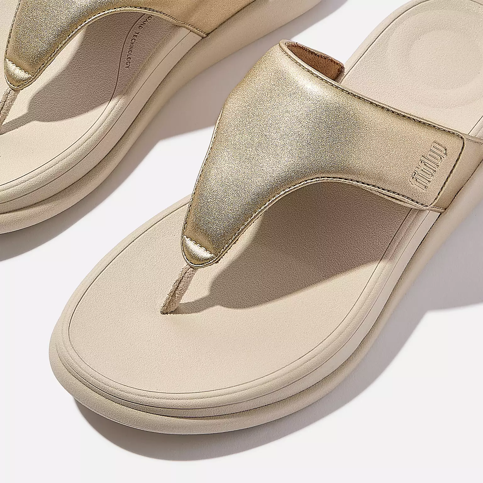 FitFlop IW1 Slipper F-Mode Go Ajustable Flatform Platino