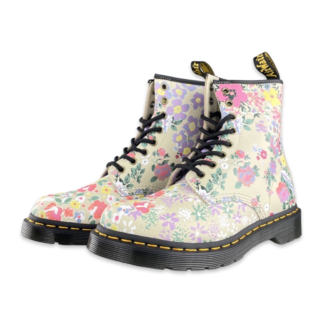 Dr. Martens 1460 Parchment Beige